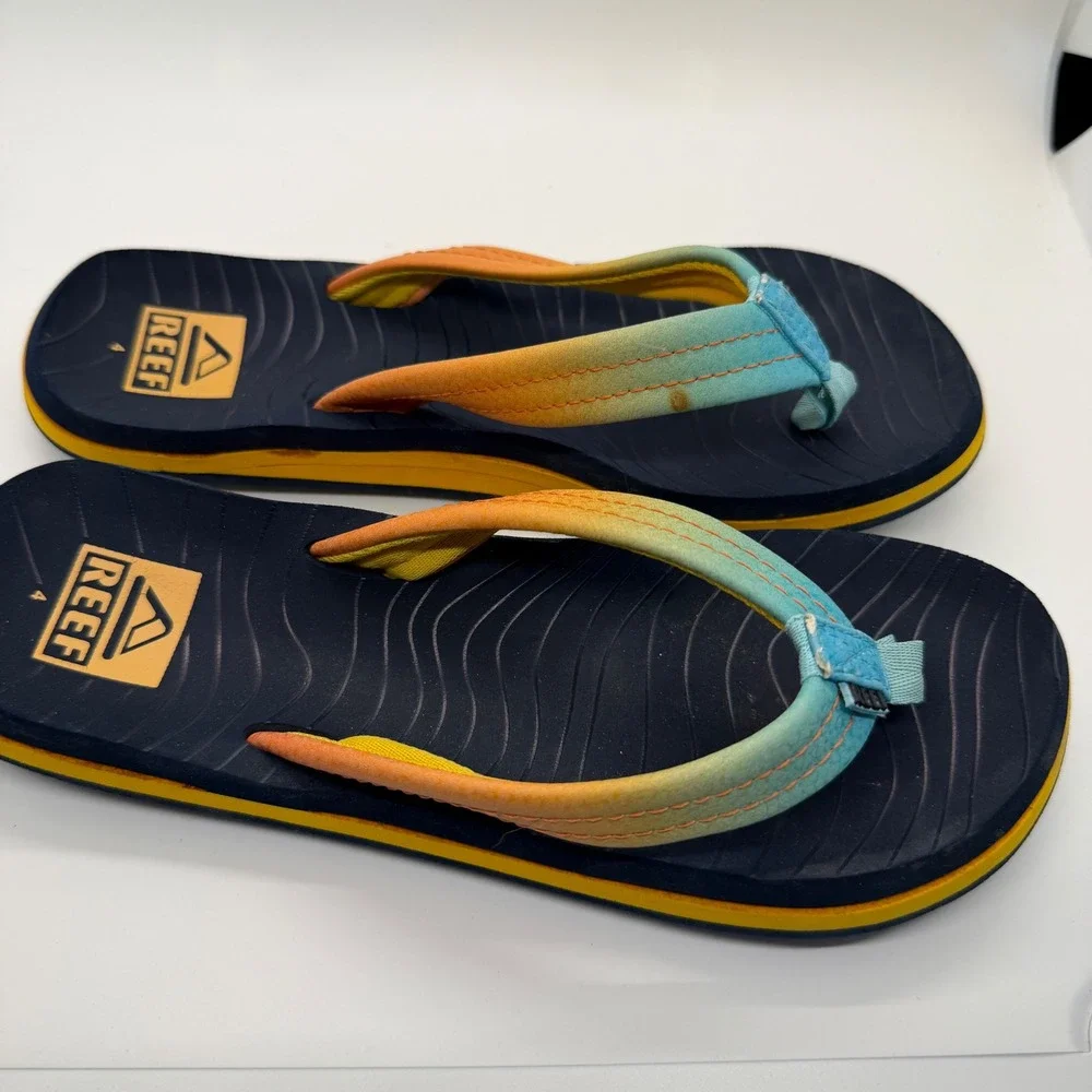 Reef Kids Ahi Flip Flops Blue Orange Ombre Sunset‎ Beach Sandals Size 4 Big Kid